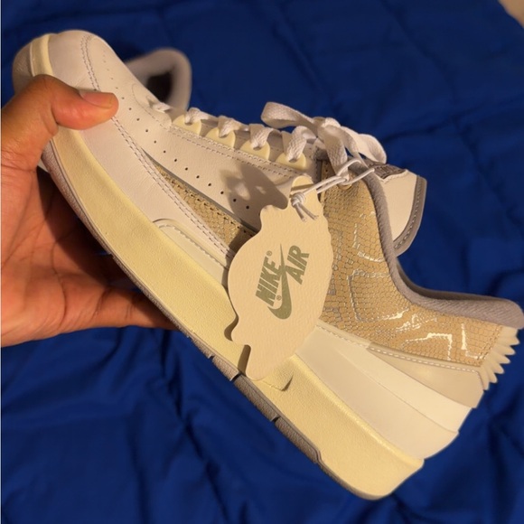 Jordan Cream and Gold Sneakers - Picture 2 of 2